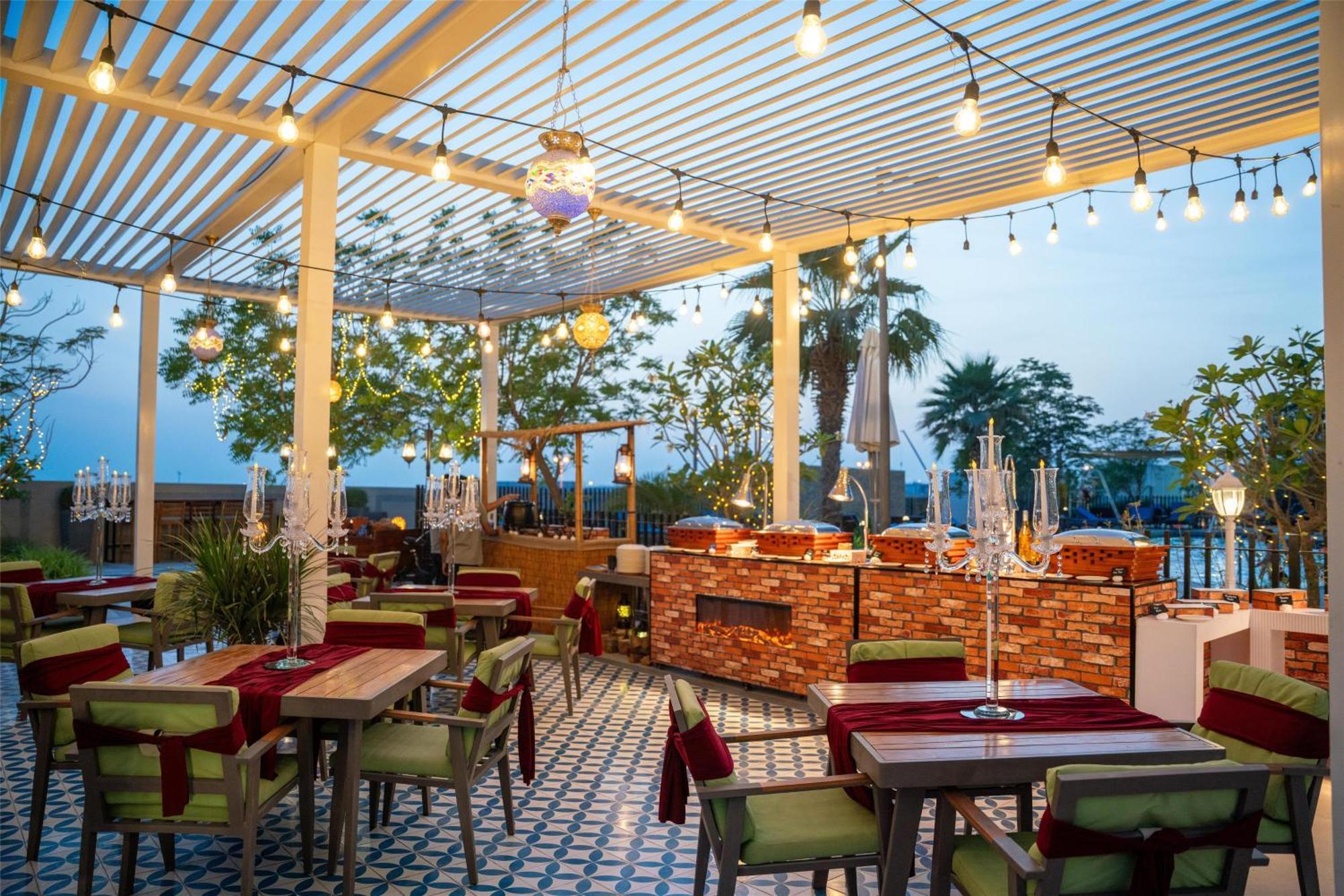 Radisson Damac Hills 4*